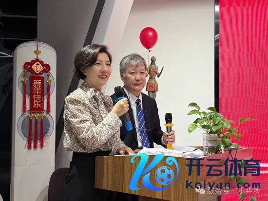 王锐（左）马林（右）